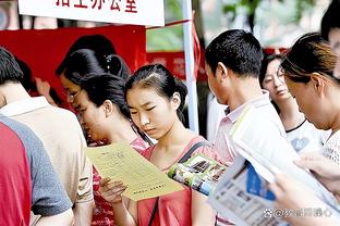 中国女足再次丢球！杰丁·肖迎球抽射破门